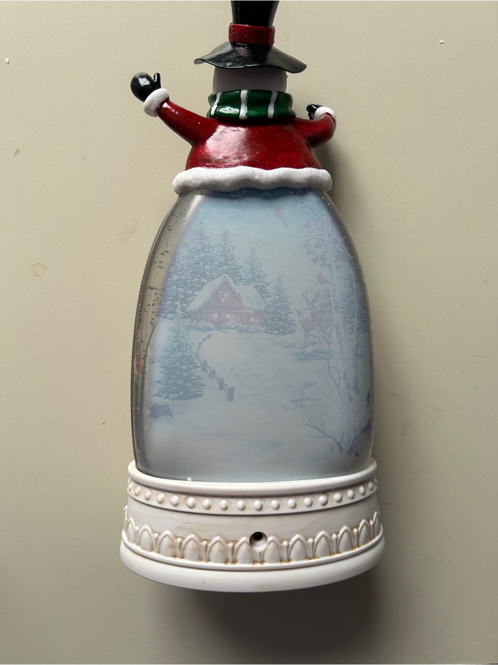 HOLIDAY MEMORIES SNOW GLOBE SNOWMAN BNIB - Picture 2 of 4